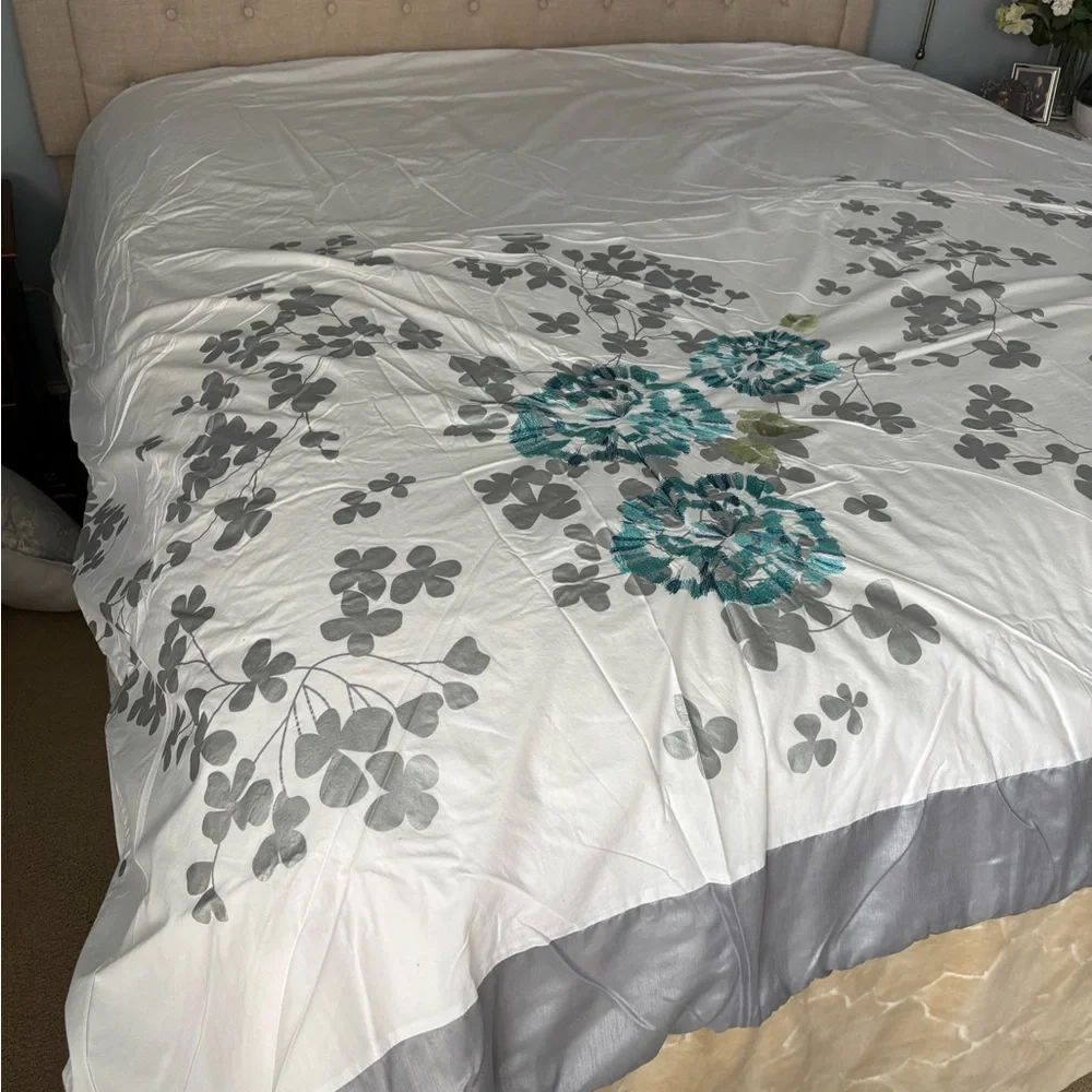Floral Duvet Cover - White, Gray, and Blue